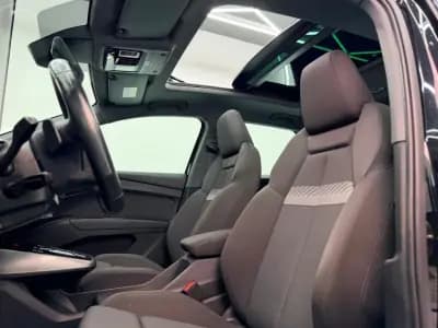 Vendo Audi Q4 e-tron 2021 - 27750 EUR, 142000 km - AUTO.MOTO.pt