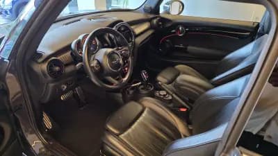 Vendo MINI 2019 - 24900 EUR, 114062 km - AUTO.MOTO.pt