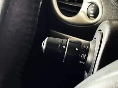 Vendo Renault Clio Break 2012 - 6500 EUR, 190800 km - AUTO.MOTO.pt