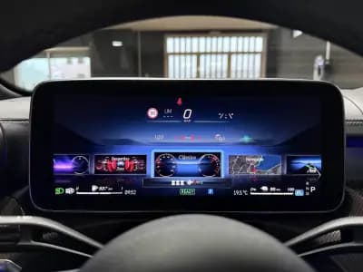 Vendo Mercedes-Benz C 300e 2024 - 55990 EUR, 27748 km - AUTO.MOTO.pt