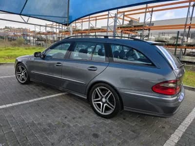 Vendo Mercedes-Benz E 220 2007 - 8990 EUR, 330000 km - AUTO.MOTO.pt