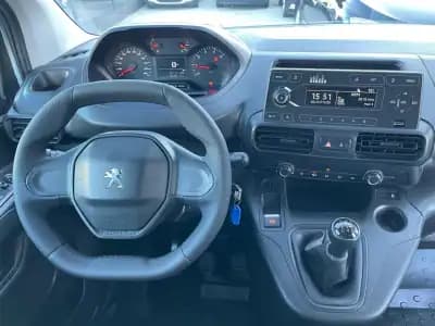 Vendo Peugeot Partner 2020 - 14900 EUR, 134123 km - AUTO.MOTO.pt