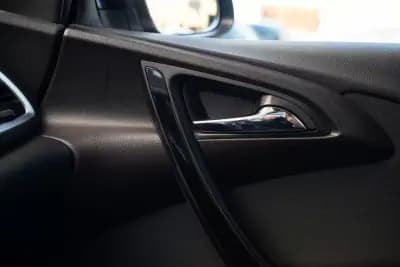 Sell Opel Astra Sports Tourer 2015 - 7999 EUR, 278000 km - AUTO.MOTO.pt