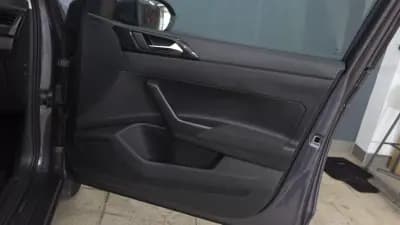 Vendo Volkswagen Taigo 2024 - 20850 EUR, 36000 km - AUTO.MOTO.pt