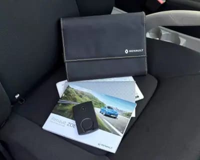 Vendo Renault Zoe 2018 - 10780 EUR, 52260 km - AUTO.MOTO.pt