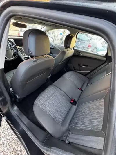 Sell Opel Astra Sports Tourer 2015 - 8999 EUR, 276000 km - AUTO.MOTO.pt