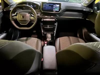 Vendo Peugeot 208 2024 - 19900 EUR, 16569 km - AUTO.MOTO.pt