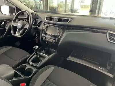 Vendo Nissan Qashqai 2019 - 19600 EUR, 106352 km - AUTO.MOTO.pt