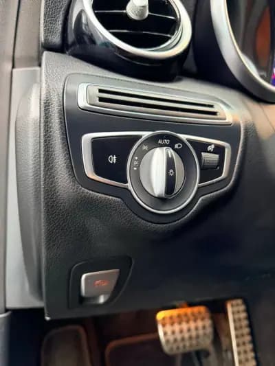 Vendo Mercedes-Benz C 300 2019 - 22750 EUR, 234000 km - AUTO.MOTO.pt