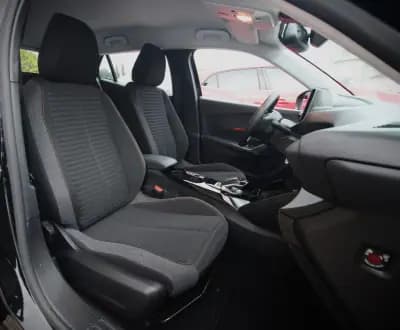 Vendo Peugeot e-2008 2020 - 19450 EUR, 41900 km - AUTO.MOTO.pt