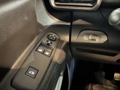 Vendo Peugeot Partner 2023 - 17750 EUR, 80117 km - AUTO.MOTO.pt