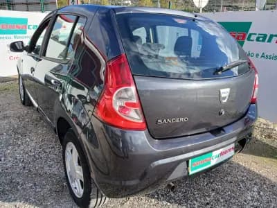 Vendo Dacia Sandero 2012 - 5750 EUR, 158792 km - AUTO.MOTO.pt
