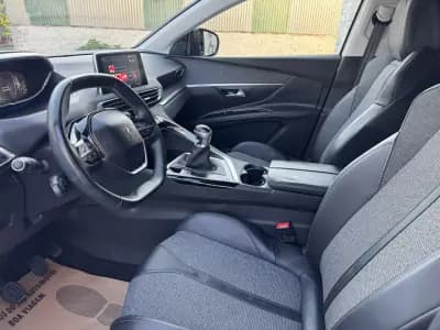 Vendo Peugeot 5008 2018 - 20500 EUR, 137000 km - AUTO.MOTO.pt