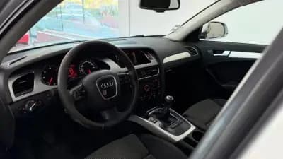 Vendo Audi A4 Avant 2008 - 9990 EUR, 300335 km - AUTO.MOTO.pt