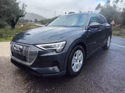 Vendo Audi e-tron 2021 - 22500 EUR, 181400 km - AUTO.MOTO.pt