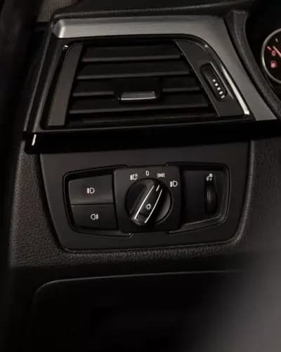 Vendo BMW 318 2013 - 17950 EUR, 189000 km - AUTO.MOTO.pt