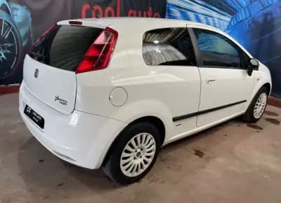 Vendo Fiat Punto 2008 - 2999 EUR, 233000 km - AUTO.MOTO.pt