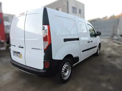 Vendo Renault Kangoo 2018 - 13000 EUR, 106928 km - AUTO.MOTO.pt