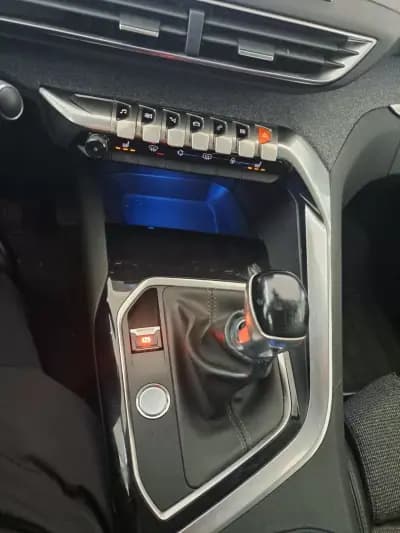 Sell Peugeot 5008 2017 - 12950 EUR, 234201 km - AUTO.MOTO.pt