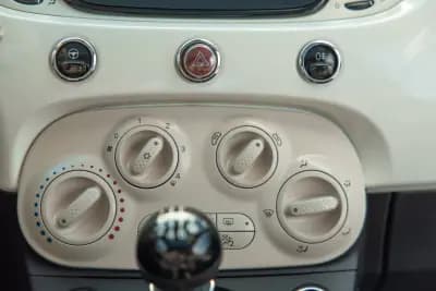 Vendo Fiat 500 2022 - 11990 EUR, 81888 km - AUTO.MOTO.pt