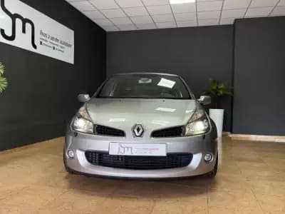 Vendo Renault Clio 2006 - 17500 EUR, 148741 km - AUTO.MOTO.pt