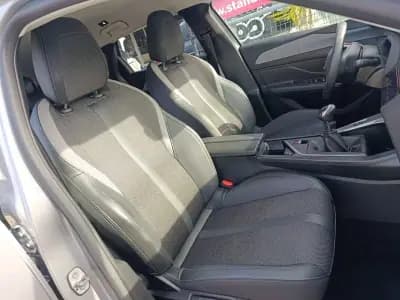 Vendo Peugeot 308 2023 - 18900 EUR, 75511 km - AUTO.MOTO.pt