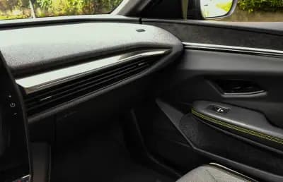 Vendo Renault Mégane E-Tech 2023 - 26500 EUR, 45000 km - AUTO.MOTO.pt