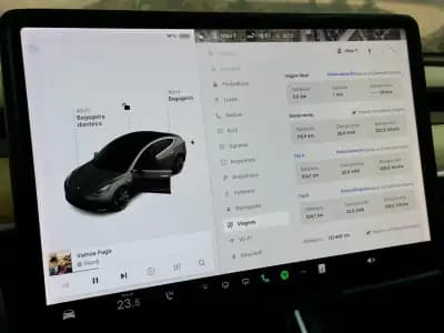 Vendo Tesla Model 3 2019 - 29900 EUR, 132895 km - AUTO.MOTO.pt