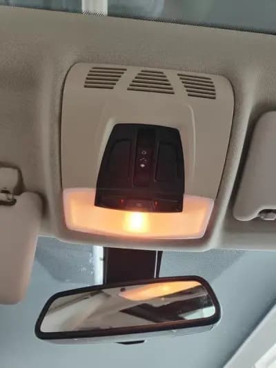 Vendo BMW 318 2013 - 14250 EUR, 180000 km - AUTO.MOTO.pt