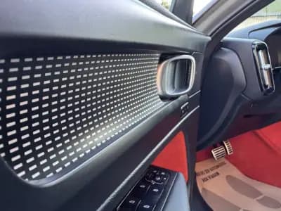 Vendo Volvo XC 40 2021 - 29500 EUR, 116000 km - AUTO.MOTO.pt