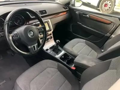 Vendo Volkswagen Passat 2014 - 12750 EUR, 140000 km - AUTO.MOTO.pt