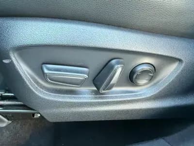 Vendo Toyota C-HR 2023 - 33750 EUR, 30087 km - AUTO.MOTO.pt