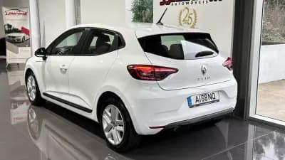 Vendo Renault Clio 2021 - 12600 EUR, 115121 km - AUTO.MOTO.pt