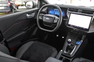 Vendo Ford Puma 2024 - 23900 EUR, 18150 km - AUTO.MOTO.pt