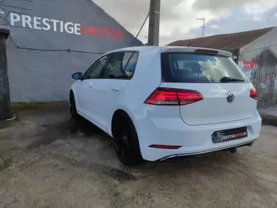 Vendo Volkswagen Golf 2018 - 15900 EUR, 106000 km - AUTO.MOTO.pt