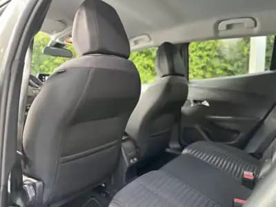 Vendo Peugeot e-2008 2023 - 22500 EUR, 46500 km - AUTO.MOTO.pt