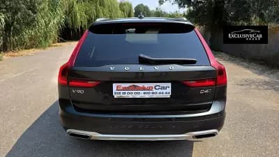 Sell Volvo V90 Cross Country 2019 - 24900 EUR, 215000 km - AUTO.MOTO.pt