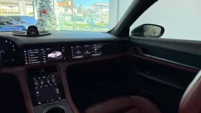 Vendo Porsche Taycan 2020 - 72000 EUR, 96306 km - AUTO.MOTO.pt