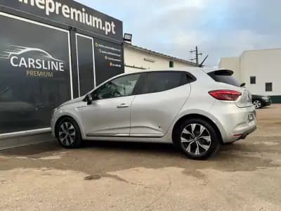 Vendo Renault Clio 2023 - 14490 EUR, 58773 km - AUTO.MOTO.pt