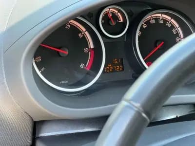 Vendo Opel Corsa 2014 - 10750 EUR, 180180 km - AUTO.MOTO.pt