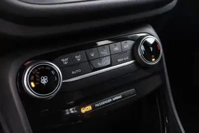 Vendo Ford Puma 2022 - 17499 EUR, 78000 km - AUTO.MOTO.pt