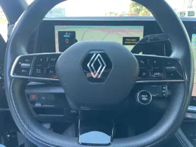 Vendo Renault Austral 2023 - 31000 EUR, 11000 km - AUTO.MOTO.pt