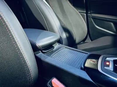 Vendo Peugeot 308 2020 - 23990 EUR, 32813 km - AUTO.MOTO.pt