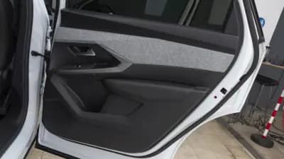 Vendo Peugeot 5008 2025 - 33900 EUR, 25000 km - AUTO.MOTO.pt