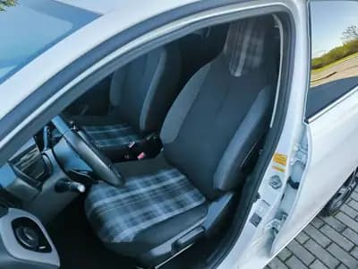 Vendo Peugeot 108 2018 - 9999 EUR, 180453 km - AUTO.MOTO.pt