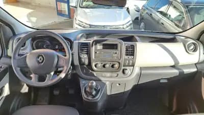 Vendo Renault Trafic 2017 - 21900 EUR, 241154 km - AUTO.MOTO.pt