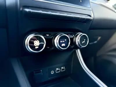 Vendo Renault Captur 2024 - 18950 EUR, 53000 km - AUTO.MOTO.pt