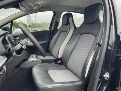 Vendo Renault Zoe 2020 - 15250 EUR, 80651 km - AUTO.MOTO.pt