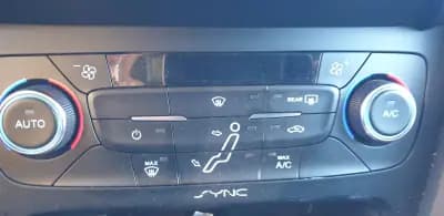 Sell Ford Focus 2015 - 8750 EUR, 162170 km - AUTO.MOTO.pt