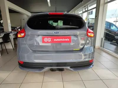 Vendo Ford Focus 2015 - 20500 EUR, 125550 km - AUTO.MOTO.pt